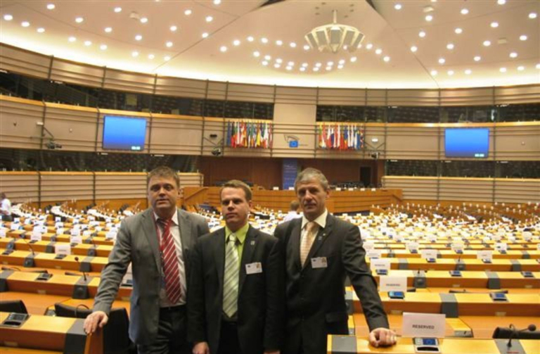 Krajská delegace se  vrátila z Bruselu s novými informacemi o globalizačním fondu	