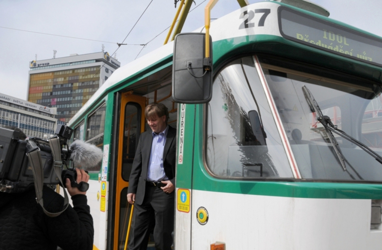 Nový dopravní systém IDOL zve v kraji více lidí do autobusů a vlaků