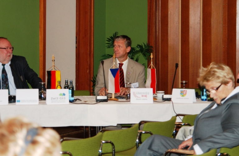Konference o Čisté Nise se zúčastnil radní Jaroslav Podzimek (druhý zleva)