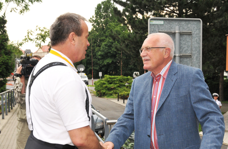 Hejtman LK Stanislav Eichler a prezident ČR Václav Klaus při loňských povodních