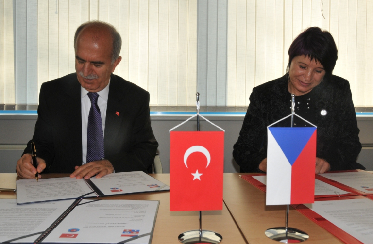 Náměstkyně hejtmana Lidie Vajnerová podepsala smlouvu o spolupráci s tureckou provincií Bursa