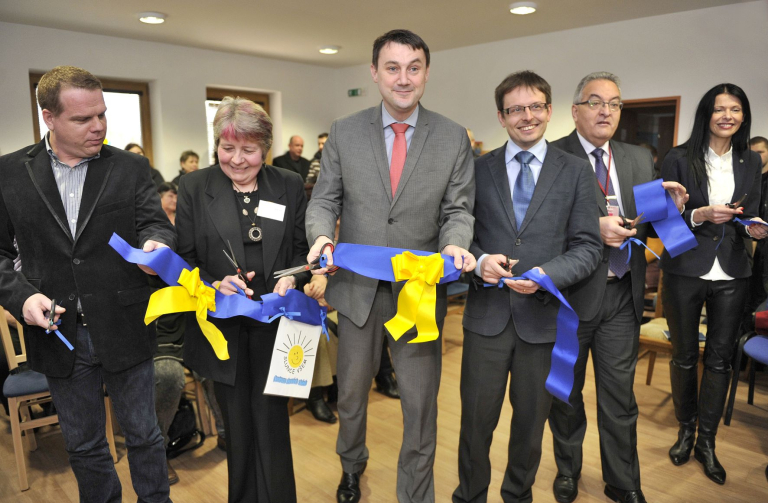 Přestřižení pásky v Turnově