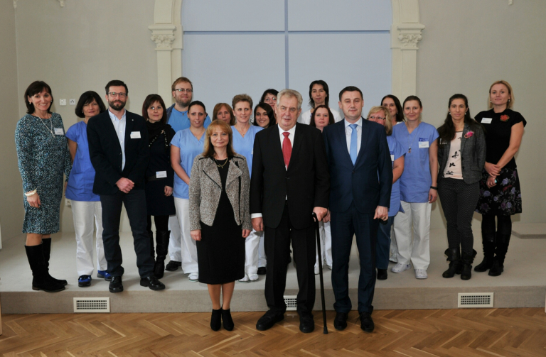 Spolu s tvůrci otevřel hospic Libereckého kraje i prezident Miloš Zeman