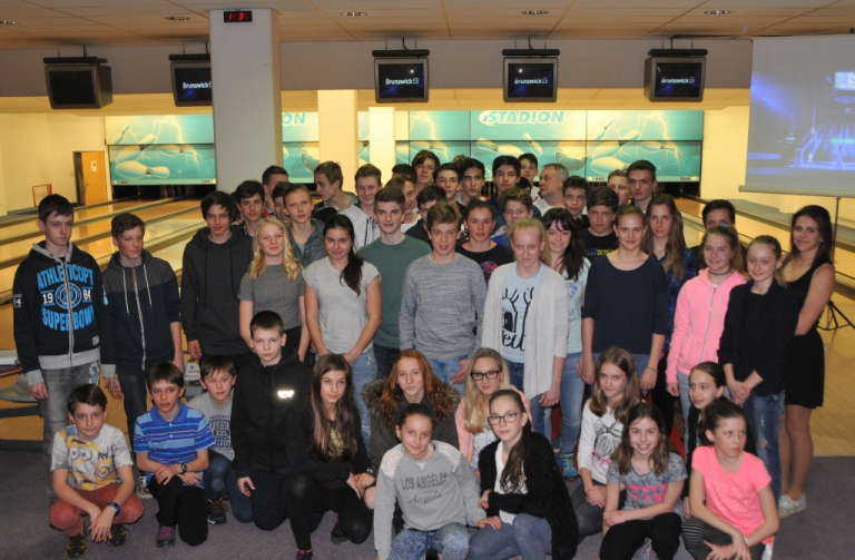 Poděkování, dort i bowling, takové bylo setkání medailistů z dětské zimní olympiády