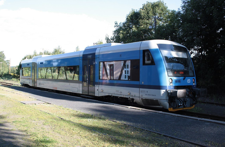 1280px-Bílý Potok, Stadler 840