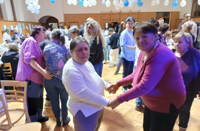 2f434e85-f577-425b-8f65-084821922846